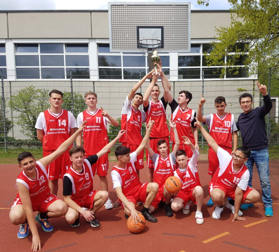 Jugend trainiert für Olympia – Basketball-Schulmannschaft ist 3. Südbayerischer Meister!